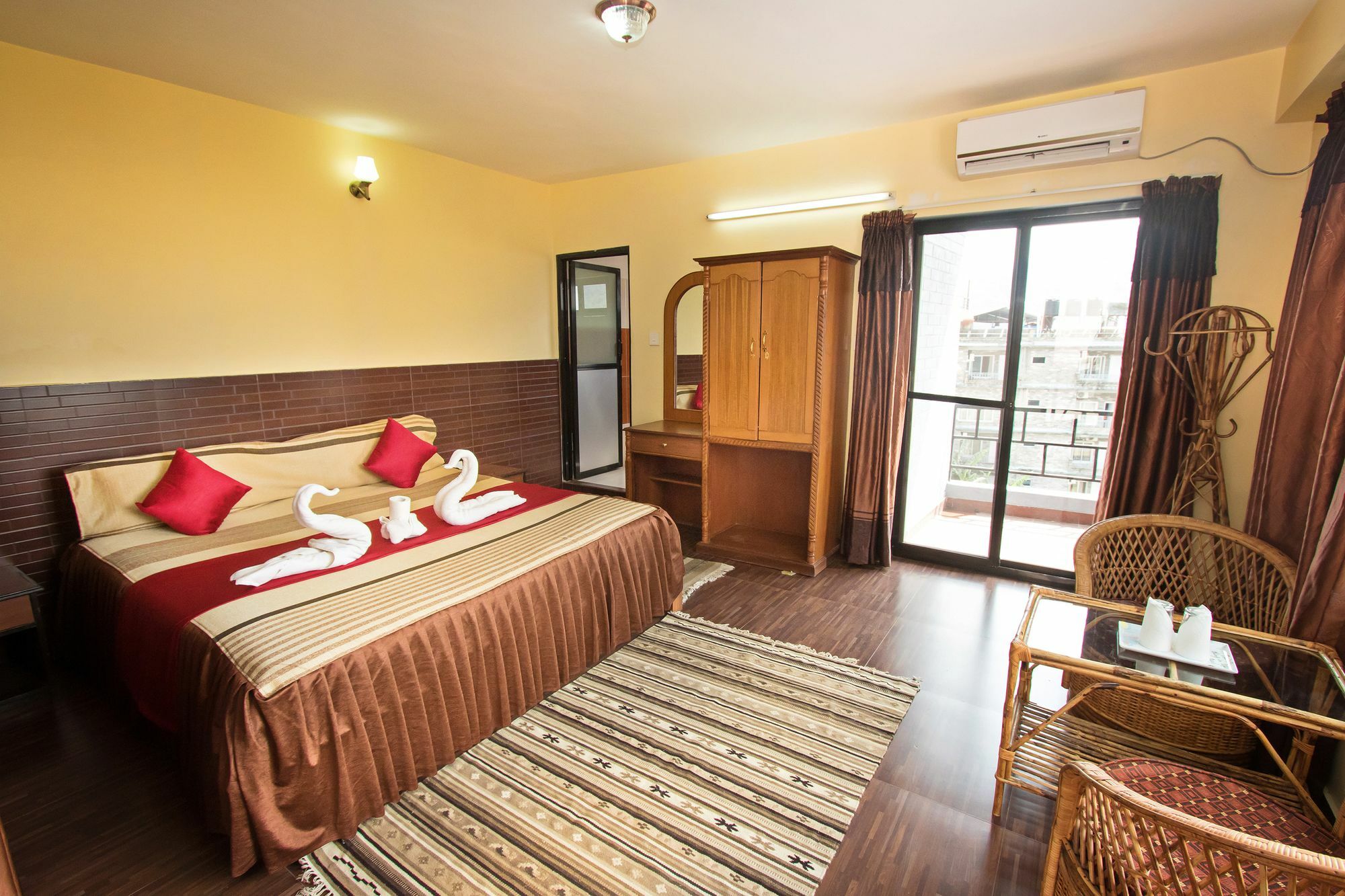 The North Face Inn Pokhara Dış mekan fotoğraf